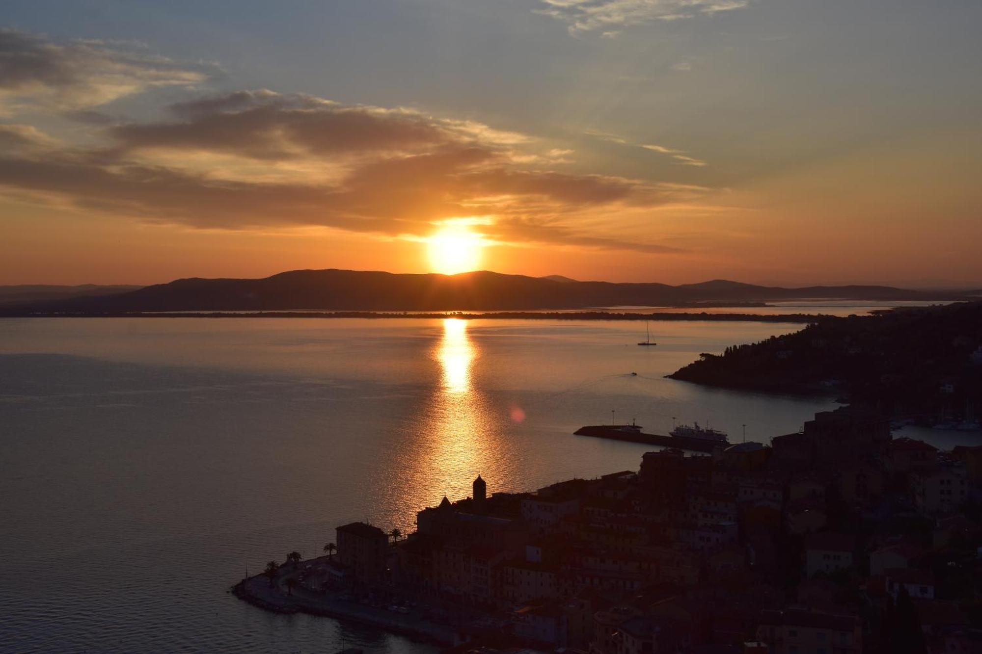 Tuscan Sunrise Porto Santo Stefano  Bagian luar foto